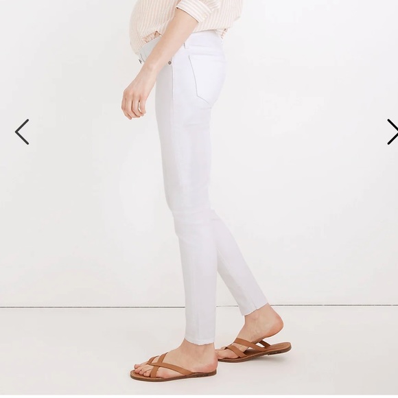 Madewell Maternity Side-Panel Skinny Jeans in Pure White: Adjustable Edition - Picture 4 of 11